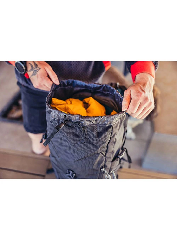 Gregory Nano Hiking backpack 28 l Juodas