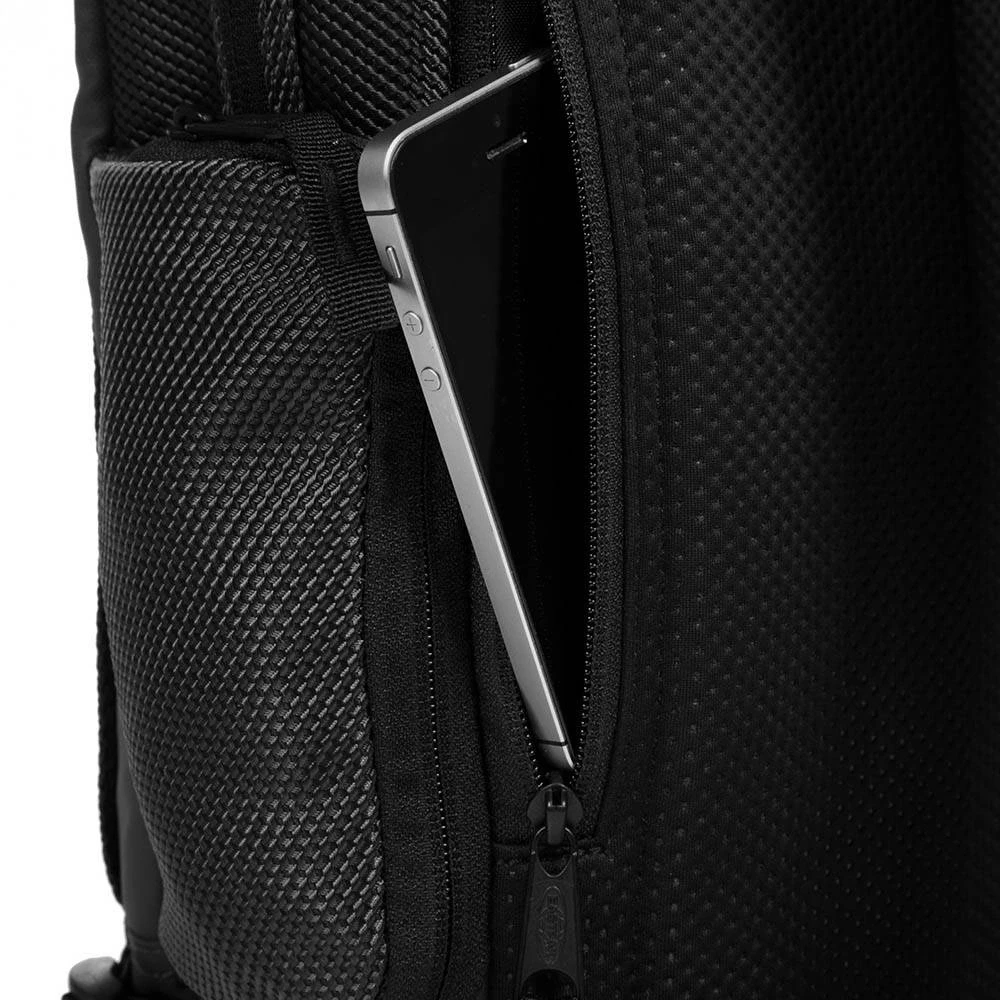 Eastpak TECUM M Cnnct Coat -reppu, musta