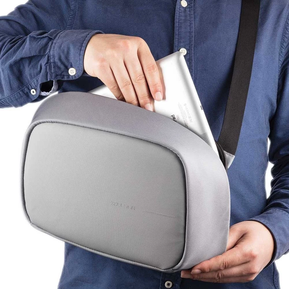Kuprinė su RFID kišenėmis ir slaptu užtrauktuku XD DESIGN
