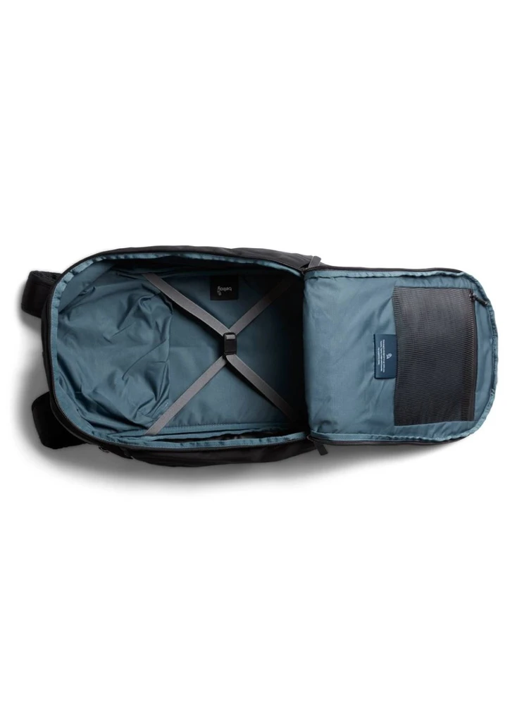 Bellroy Transit Workpack Pro 22 L juoda