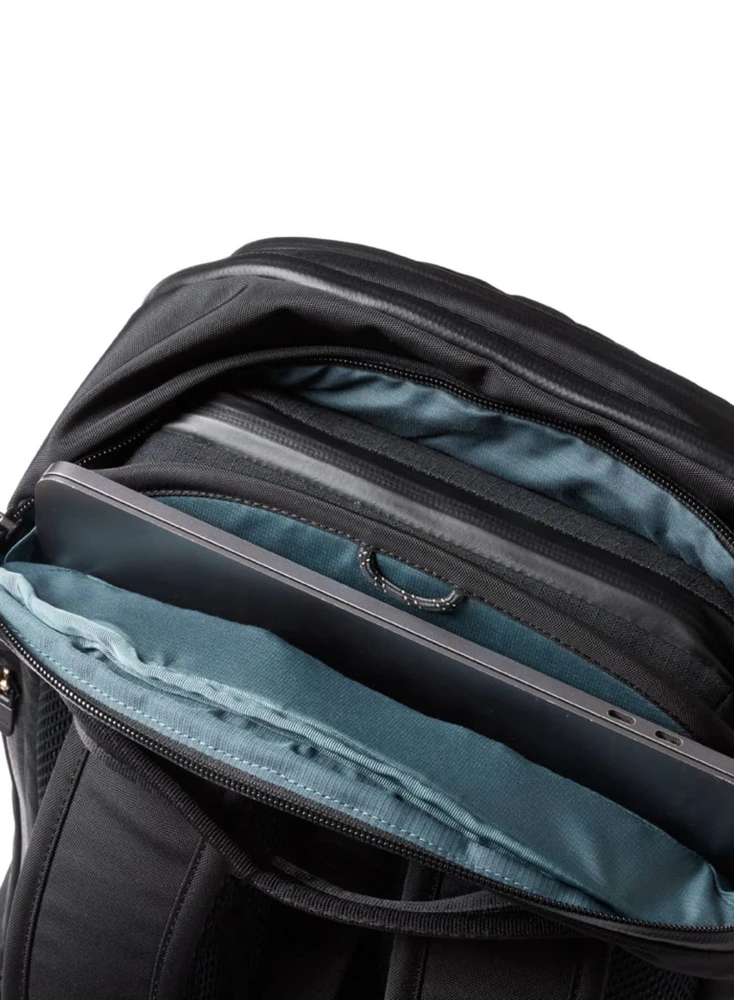 Bellroy Transit Workpack Pro 22 L juoda