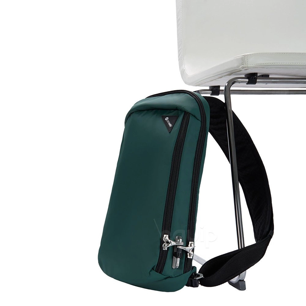 Pacsafe +Vibe 325 sling pack JET Juodas