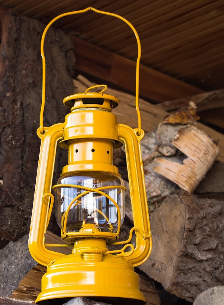 Žibalinė lempa Feuerhand Hurricane: Spalva - Signal Geltona
