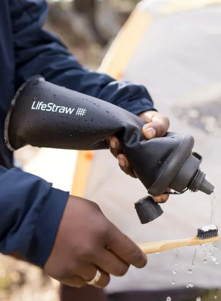 Gertuvė Life Straw „Lifestraw Peak“ serijos sulankstomas buteliukas su spaudimu, 1000 ml, tamsiai pilkas
