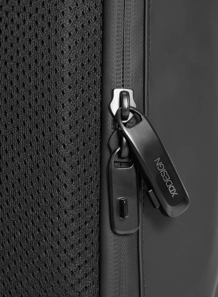 XD DESIGN kuprinė URBAN FLAP-TOP Baltas P/N: P706.2613