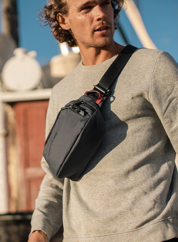 Pacsafe Vibe 100 hip pack juodas