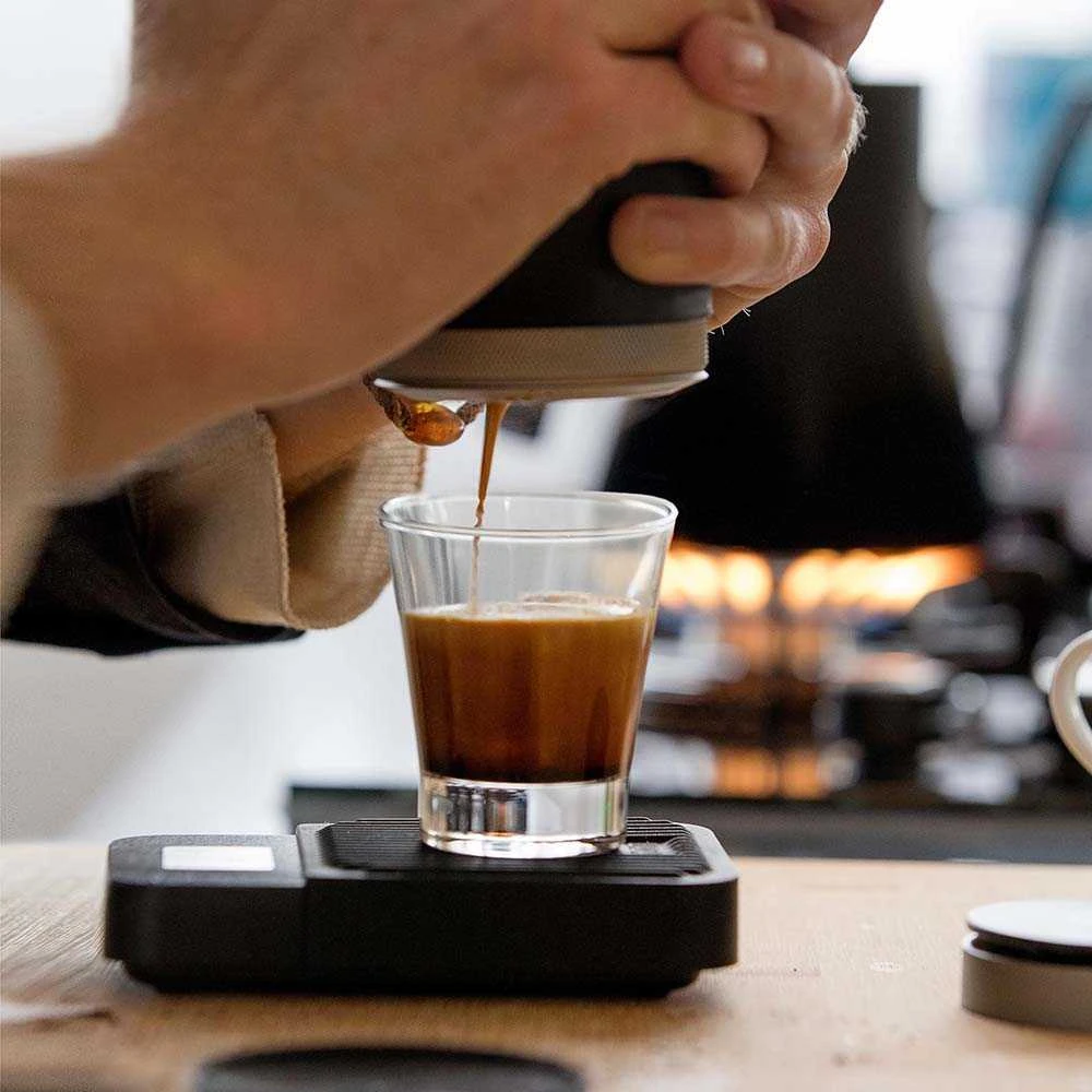 Nešiojamas espresso kavos aparatas Wacaco Picopresso, Pilkas