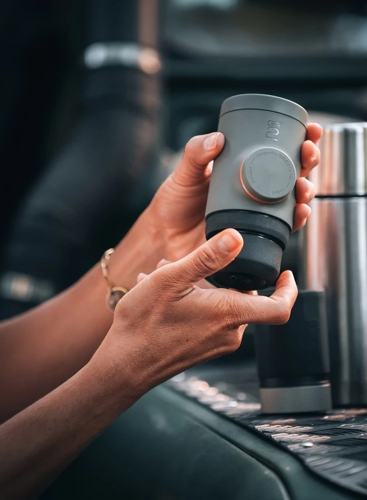 Wacaco Minipresso GR2 nešiojamas espresso aparatas maltai kavai, alyvuogių spalvos