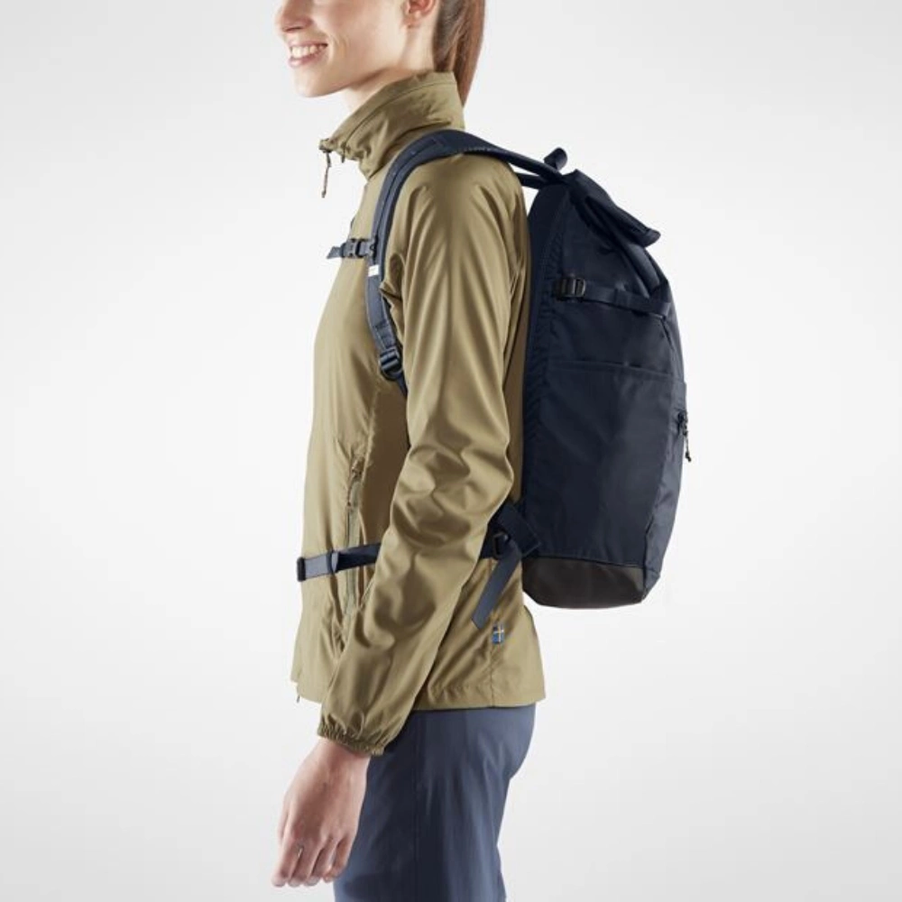 Carruzzo Fjällräven 23222-550 kuprinė Juoda Poliamidas