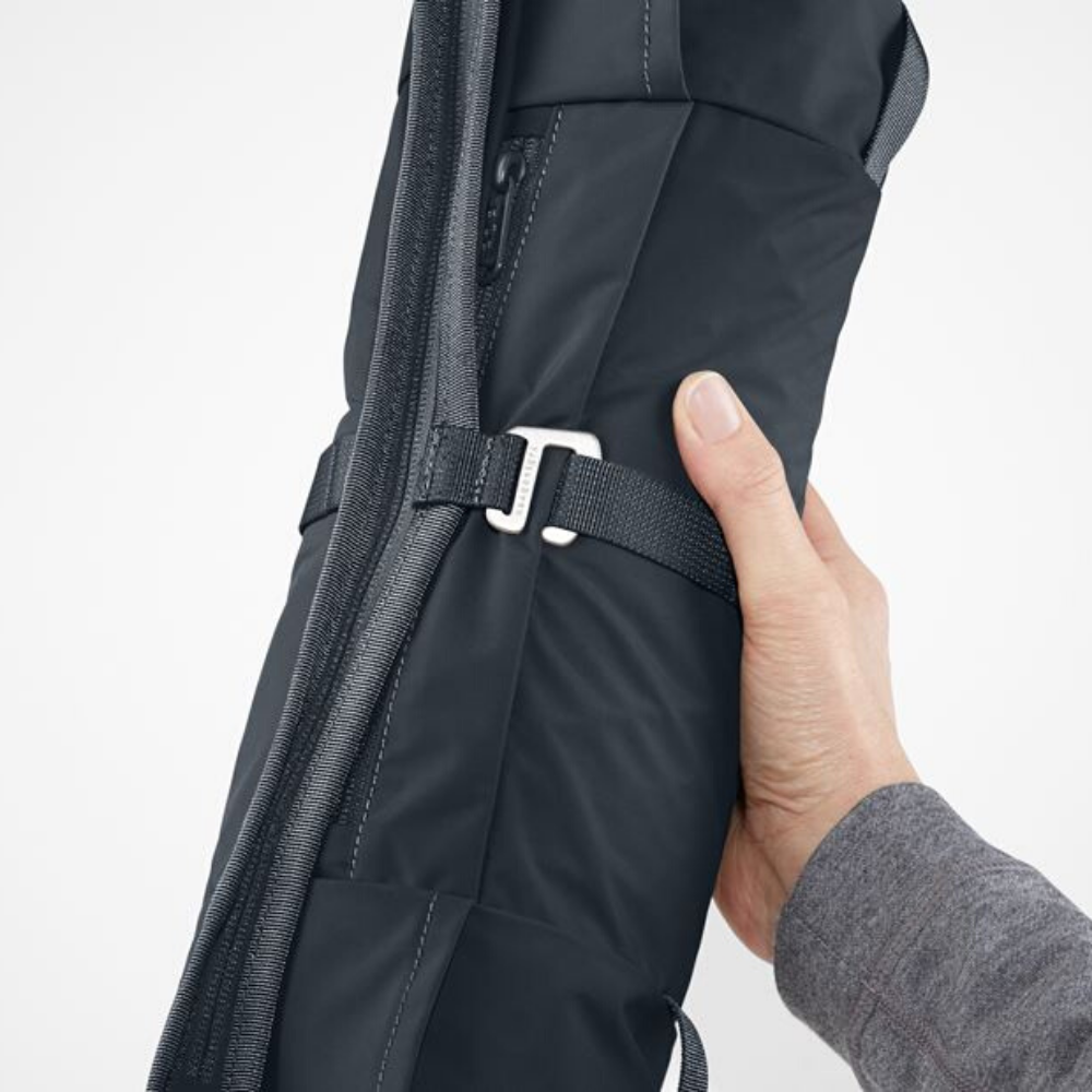 Carruzzo Fjällräven 23222-550 kuprinė Juoda Poliamidas