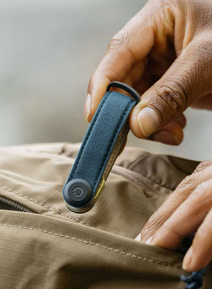 „OrbitKey“ – vaškuotos drobės raktų dėklas – tamsiai mėlynas