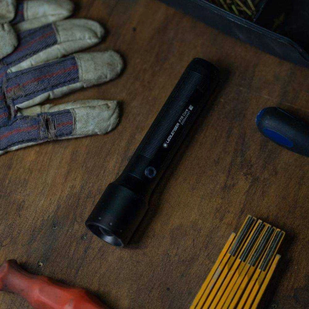 LED Lenser Žibintuvėlis LEDLENSER P7R Core 502181
