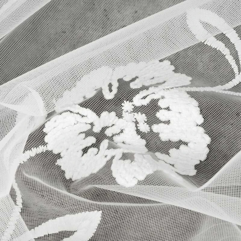 Eurofirany Balta poliesterio užuolaida, 350x250 cm, su siuvinėjimais ir kilpomis, paruošta kabinti, šviesą sklaidanti namų dekoracija, dieninė užuolaida svetainei