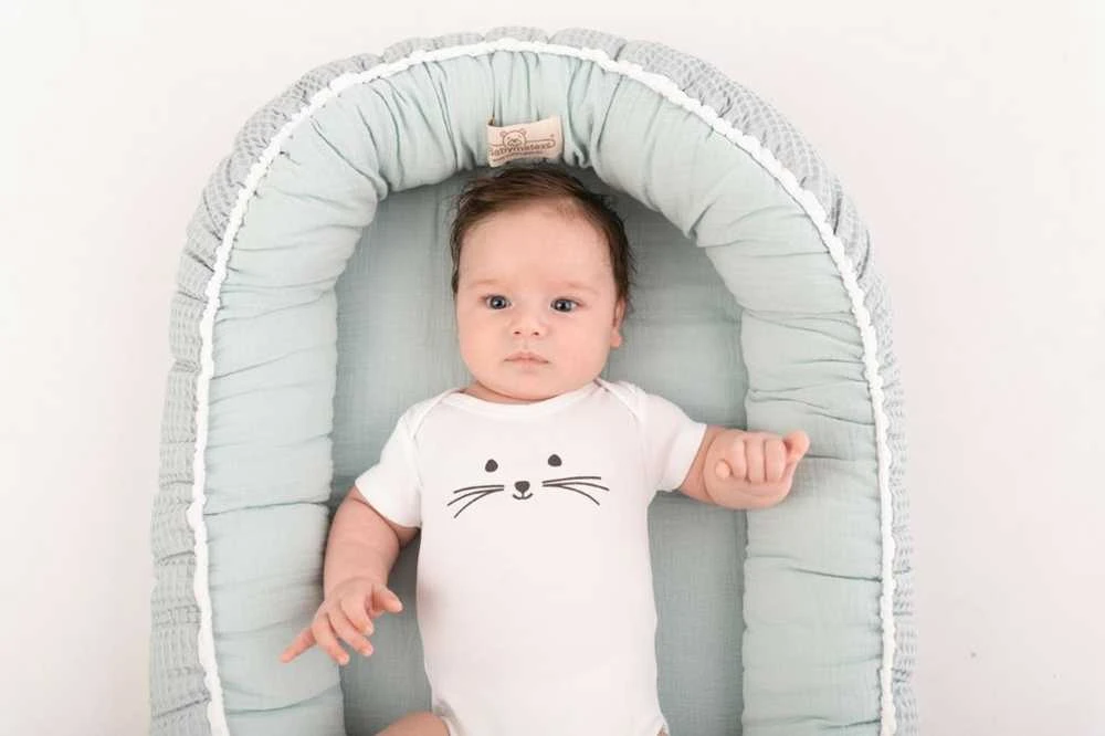 Baby Matex Kūdikio lizdelis, medvilninio muślino pozicionavimo čiužinys, 55x80 cm, mėtų žalia, kūdikiams 0-8 mėn., nešiojamas miego kokonas, minkštas guolis kūdikiui