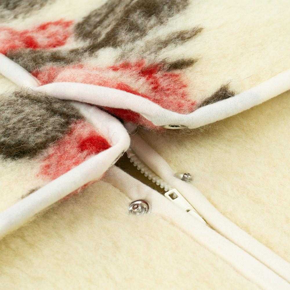 Merino vilnos kimono pledas 2-in-1, 160x200 cm, raudonas ir kreminis, šildantis reabilitacinis gaminys, TV chalatas poilsiui namuose, vilnonis apdangalas