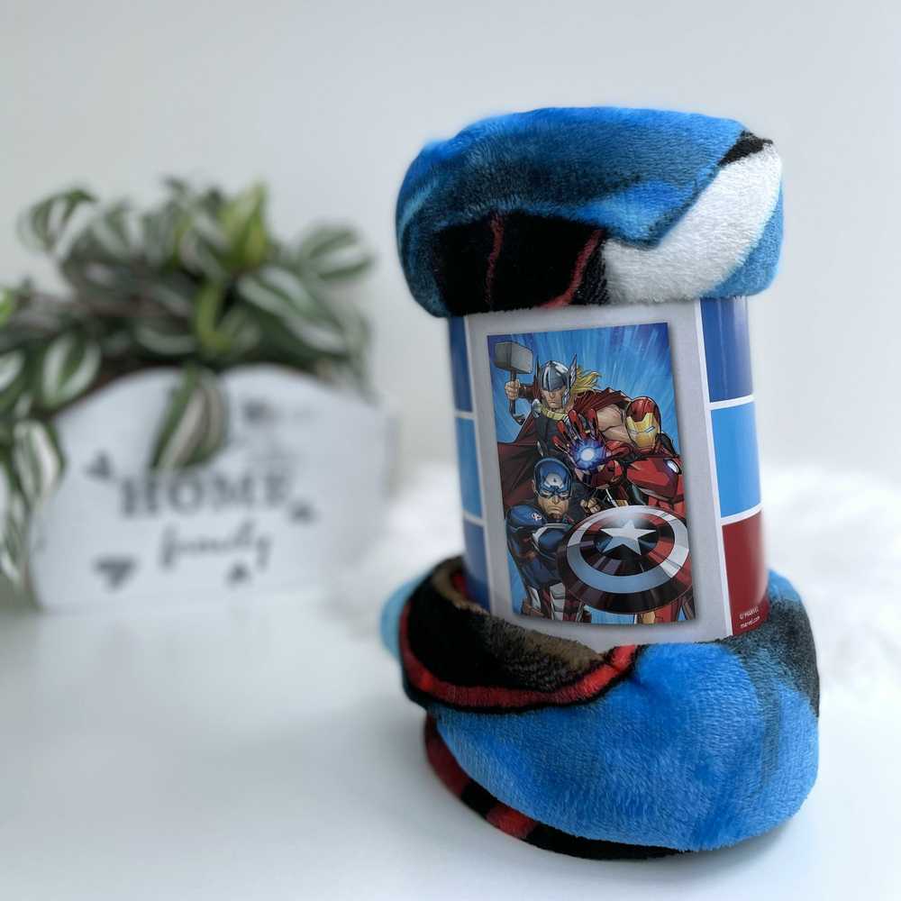 Kocyk su mikrofibry 100x150 Avengers Heroes mėlyna raudona JF23