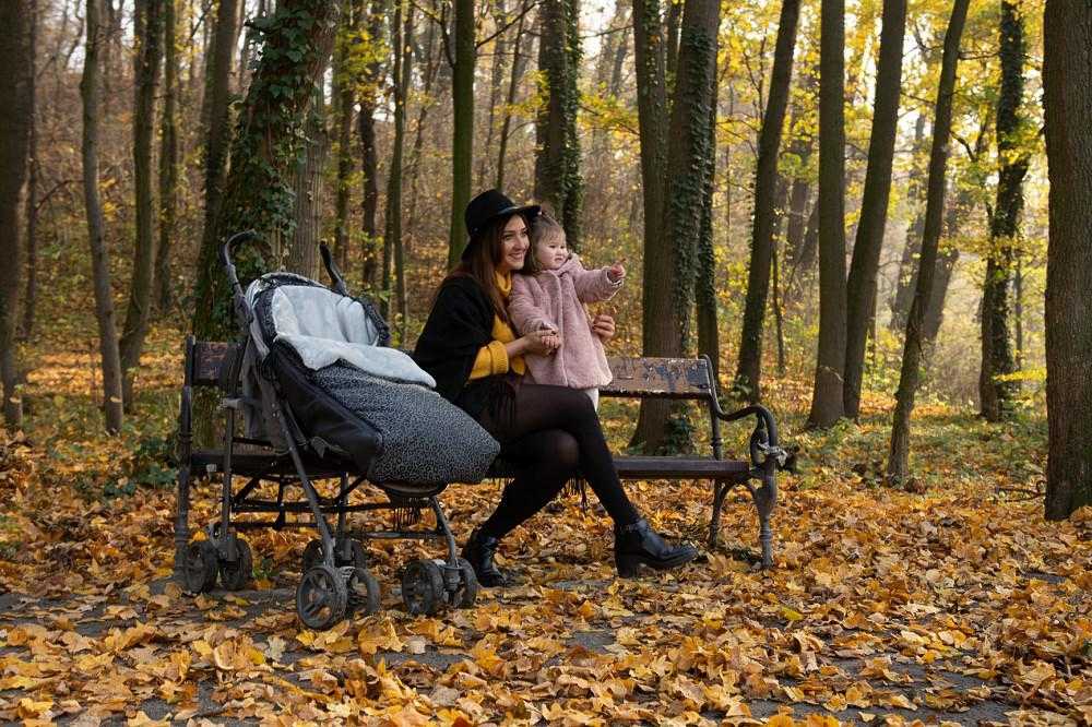 Vokelis vežimėliui, juodas leopardo raštas, vandeniui atsparus išorinis sluoksnis, minkštas mikropluošto vidus, žiemos pasivaikščiojimams, tinka daugumai vežimėlių, šiltas miegmaišis vaikams