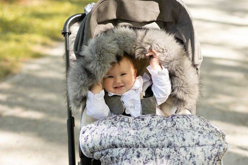 Vežimėlio miegmaišis su derančia mova, vandeniui atsparus išorinis sluoksnis, minkštas mikropluošto pamušalas, žiemos pasivaikščiojimams, universalus pritaikymas daugumai vežimėlių, šiltas vokelis