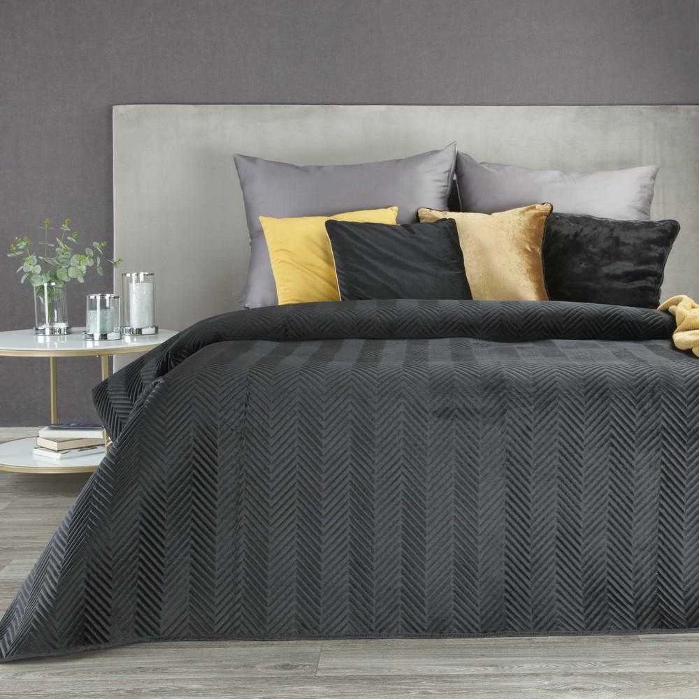 Eurofirany Juodas veliūrinis dekoratyvinis užtiesalas, 230x260 cm, dvipusis su eglutės rašto dygsniavimu, minkštas poliesterio audinis, miegamojo dekoras, vasarinė lovatiesė Lovatiesė