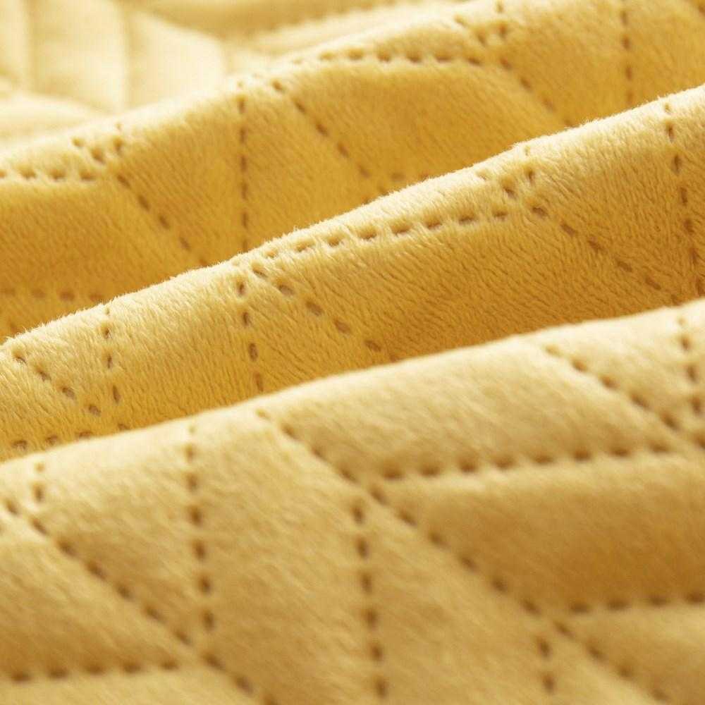 Garstyčių spalvos aksominis dygsniuotas užtiesalas, eglutės rašto siūlės, dvipusis, 240x220 cm, minkštas poliesterio užpildas, lovos prekė