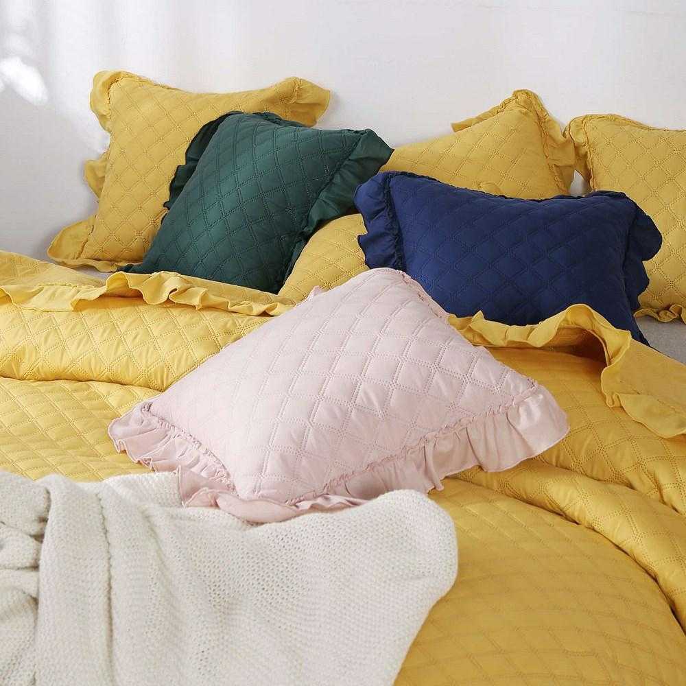 Raukta lovatiesė, 240x220 cm, garstyčių spalvos, dekoratyvinis dygsniuotas lovos užtiesalas, elegantiškas rombų raštas