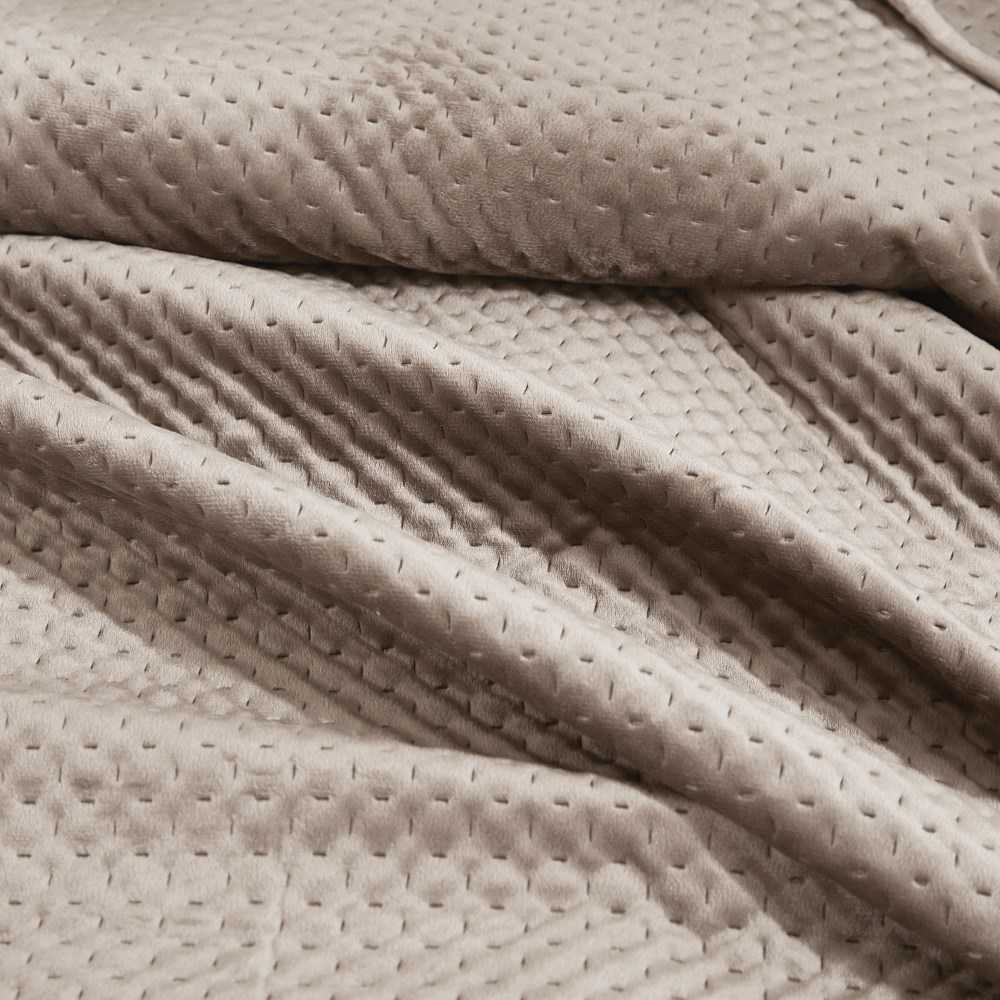 Smėlio spalvos aksominė lovatiesė, geometrinis kryžminis raštas, 240x220 cm, dekoratyvinis užtiesalas, minkštas lovos uždangalas, modernus miegamojo dekoras, lovos užtiesalas