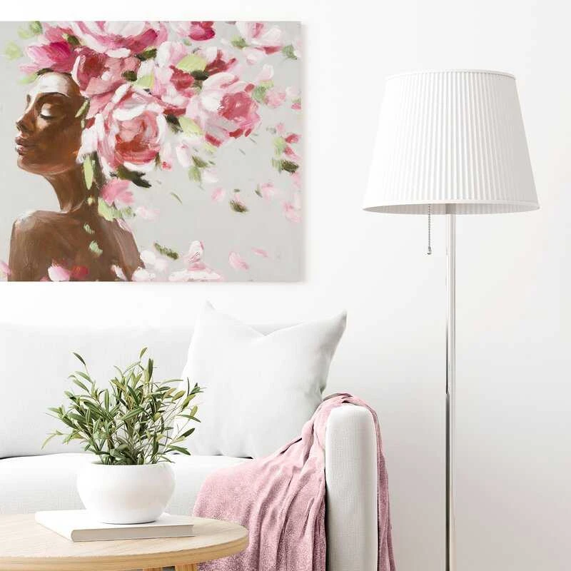 Eurofirany Rankomis tapytas paveikslas ant drobės, moteris su gėlėmis, smėlio ir pilki tonai, elegantiškas modernus dekoras, 60x90 cm paveikslas, sienų puošmena, interjero detalė