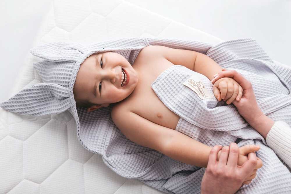 Rankšluostis Baby Matex BabyMatex Okrycie kąpielowe wafel Prestige Bunny roz. 70x140 (TB0456_42)