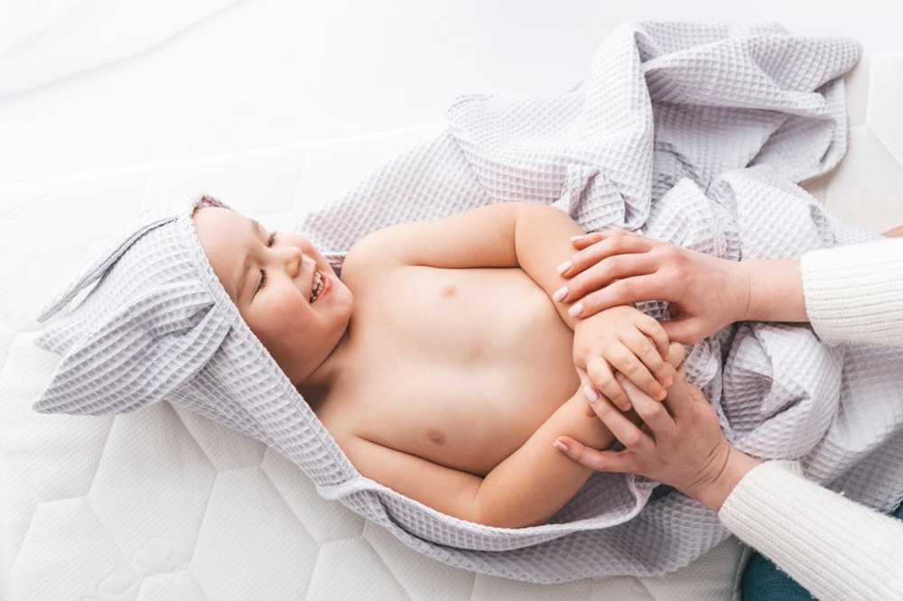 Rankšluostis Baby Matex BabyMatex Okrycie kąpielowe wafel Prestige Bunny roz. 70x140 (TB0456_42)