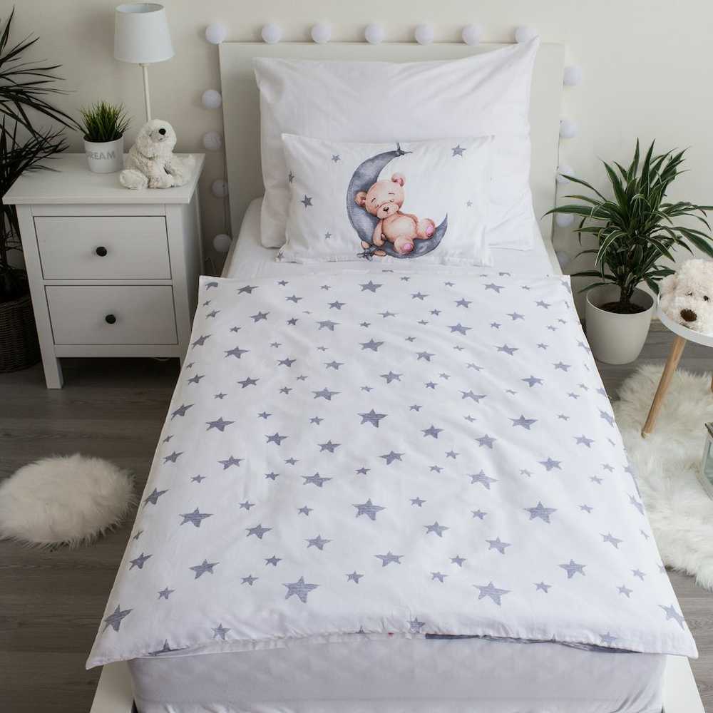 Patalynė bawełniana 100x135 Meškiukas baloniki gwiazki 7547 balta pilka księżyc chmurki Teddy Bear dziecięca do łóżeczka poszewka 40x60