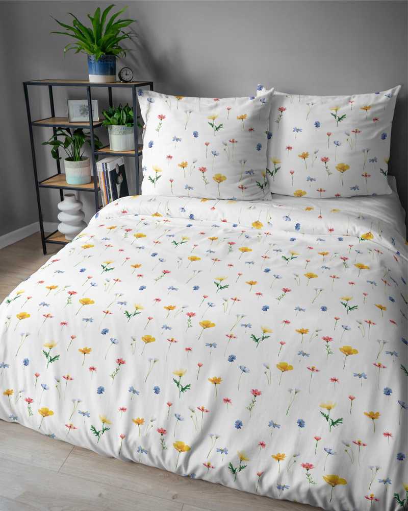 Satino patalynės komplektas, baltas su spalvingomis lauko gėlėmis, 220x200 cm, 3 dalių patalynės komplektas, medvilninio satino patalynė, gėlėta patalynė