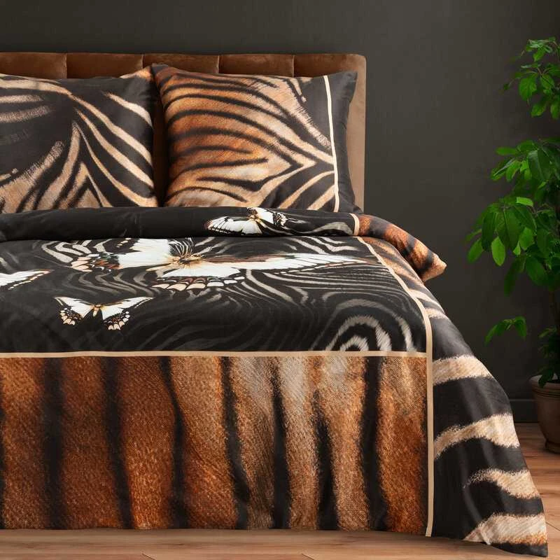 Eurofirany Medvilnės satino patalynės komplektas, 220x200 cm antklodės užvalkalas su 2 pagalvių užvalkalais, juodas ir rūdžių spalvos drugelių raštas, užtrauktukas, 125 g/m² tankis, miegamojo tekstilė