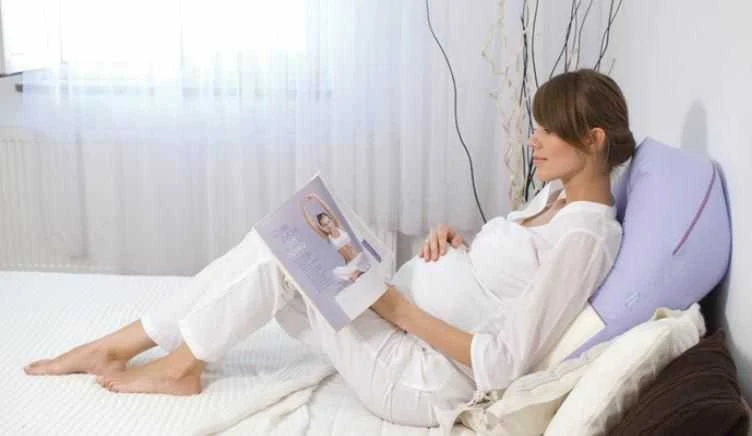 Baby Matex Relax 170 cm tukanų žalijos lapų R-42 pozicionavimo pagalvė žindymui, nėštumui, poilsiui