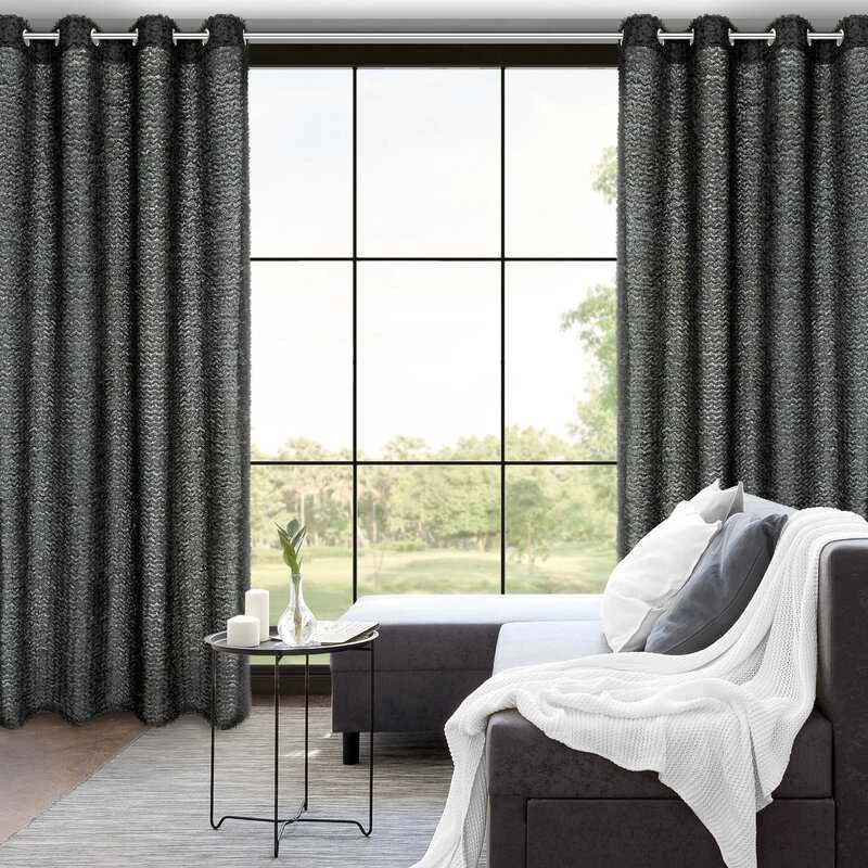 Eurofirany Juoda tekstūrinė poliesterio užuolaida su moherio siūlų aplikacija, 135x250 cm, tvirtinimas žiedais, prabangi langų dekoracija, moderni užuolaida svetainei