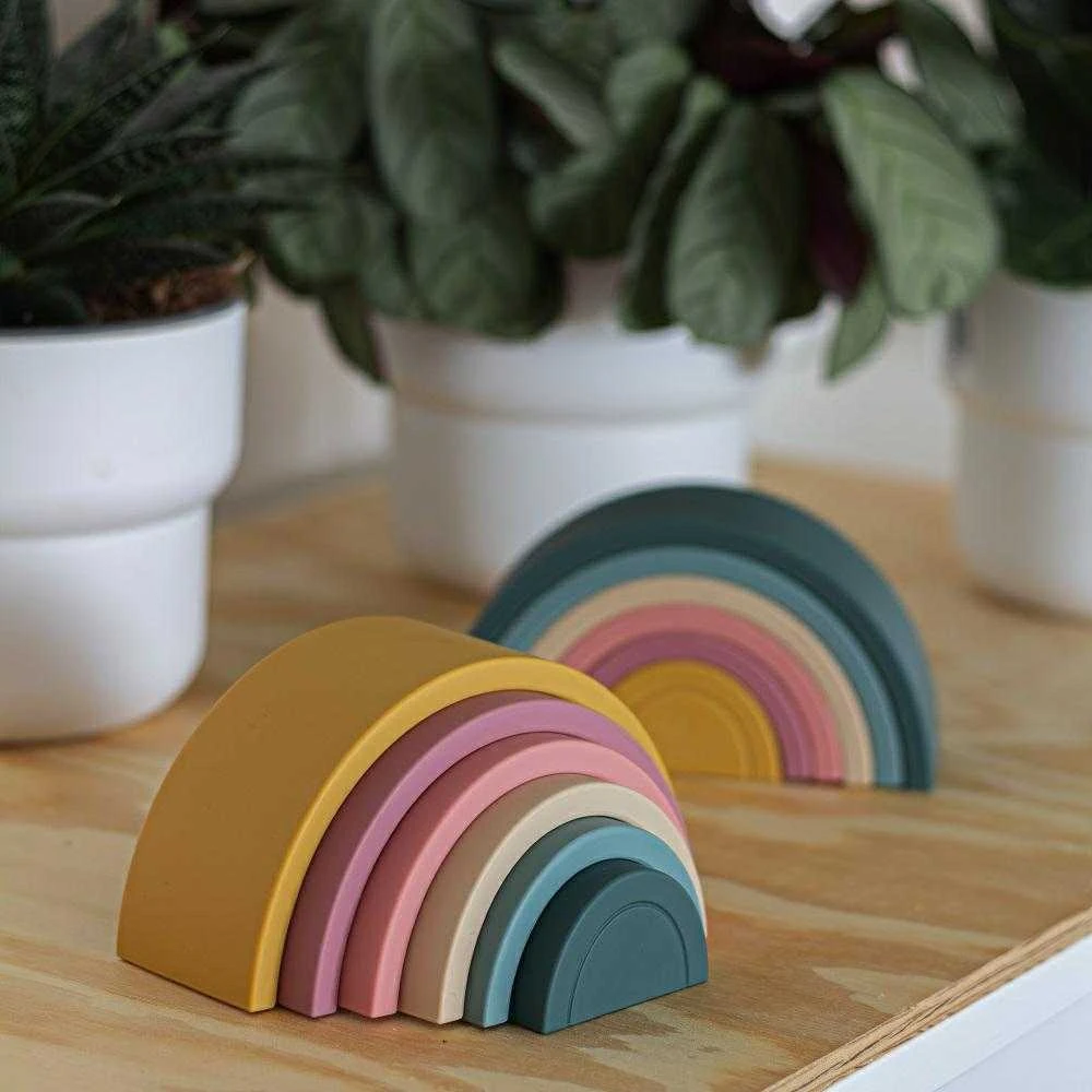 Petite&Mars Rainbow - žaislas, silikoninė dėlionė | Intensyvi ochra