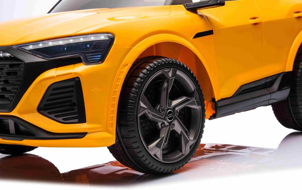 Ramiz Sp. z o.o. Ramiz Sp. su o.o. Elektromobilis Audi SQ8 geltonas 12V 2x35W