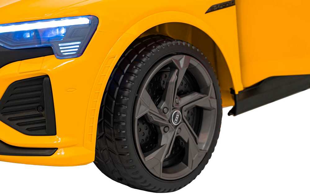 Ramiz Sp. z o.o. Ramiz Sp. su o.o. Elektromobilis Audi SQ8 geltonas 12V 2x35W