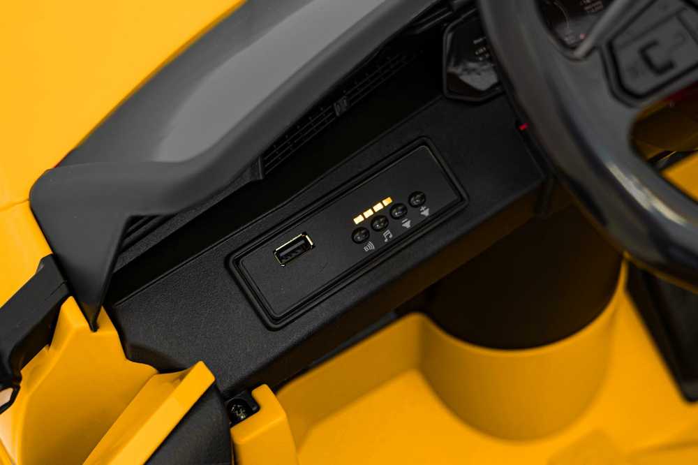 Ramiz Sp. z o.o. Ramiz Sp. su o.o. Elektromobilis Audi SQ8 geltonas 12V 2x35W