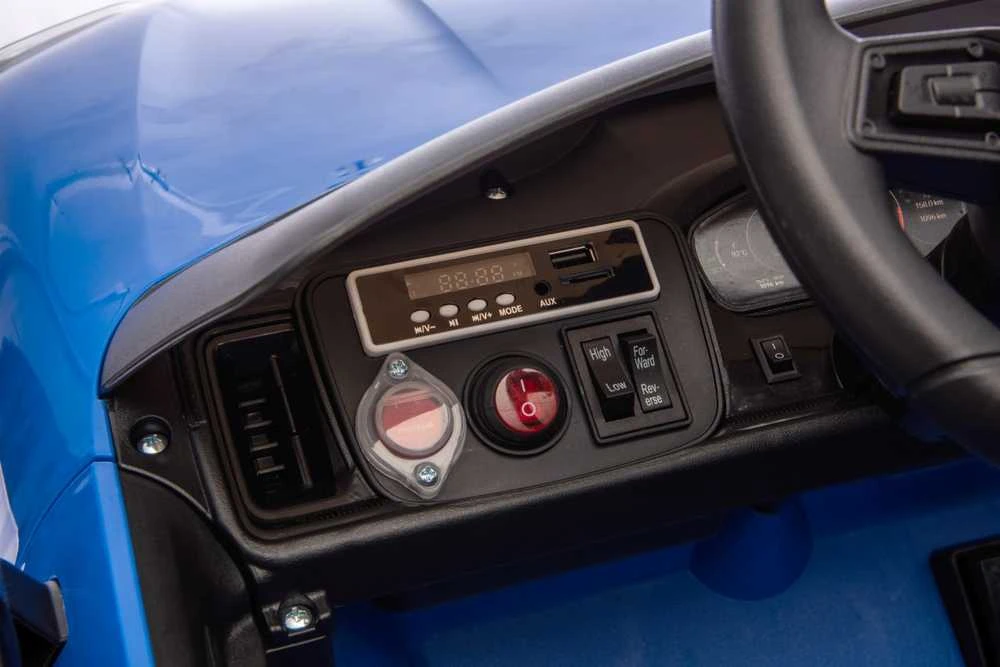 Mėlyna Elektromobilis Porsche Cayenne, Mėlyna