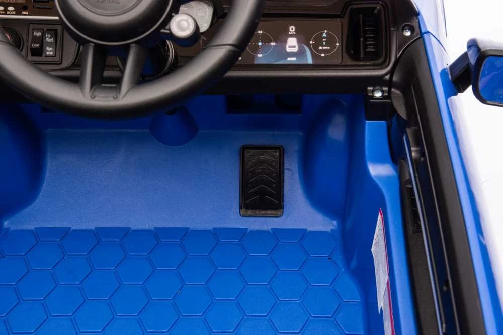 Mėlyna Elektromobilis Porsche Cayenne, Mėlyna