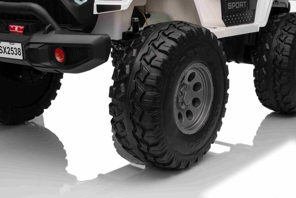 Keičiamo dydžio Extreme Sport 4x4 visureigis Baltas