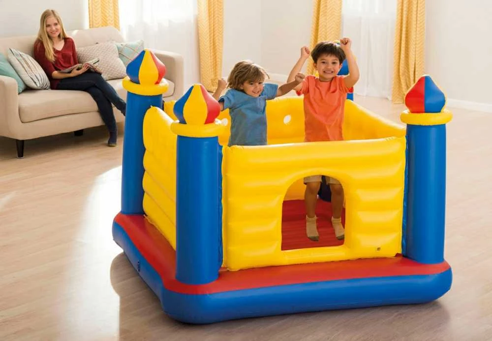 Pripučiamas batutas vaikams Pilis Intex 174 x 174 x 135 cm 48259