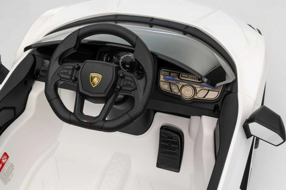 Elektromobilis Lamborghini Revuelto, Baltas