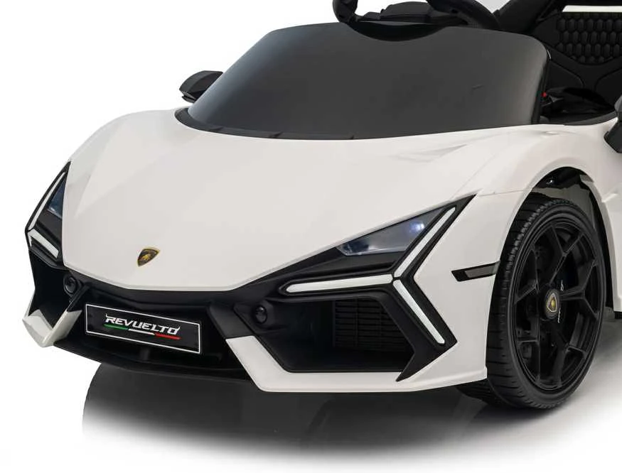 Elektromobilis Lamborghini Revuelto, Baltas