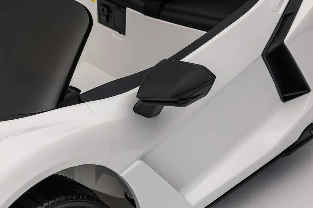 Elektromobilis Lamborghini Revuelto, Baltas
