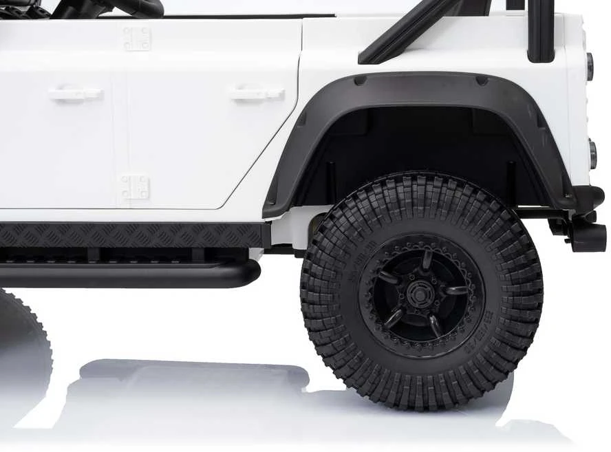Elektromobilis Land Rover Defender 110 SVX Concept, Baltas