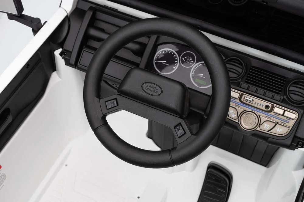 Elektromobilis Land Rover Defender 110 SVX Concept, Baltas