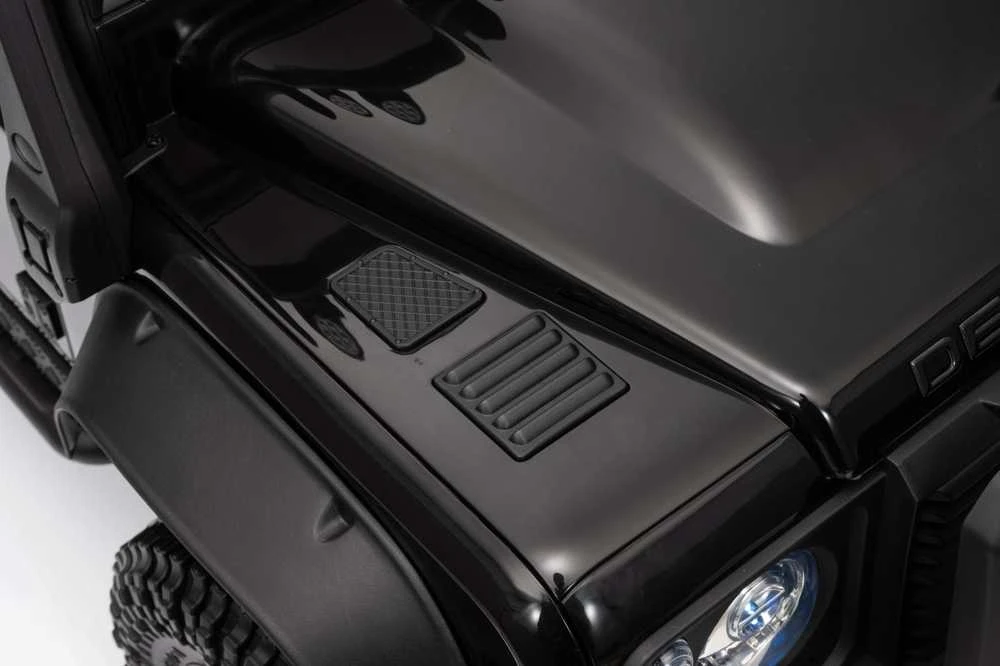 Elektromobilis Land Rover Defender 110 SVX Concept, Juodas