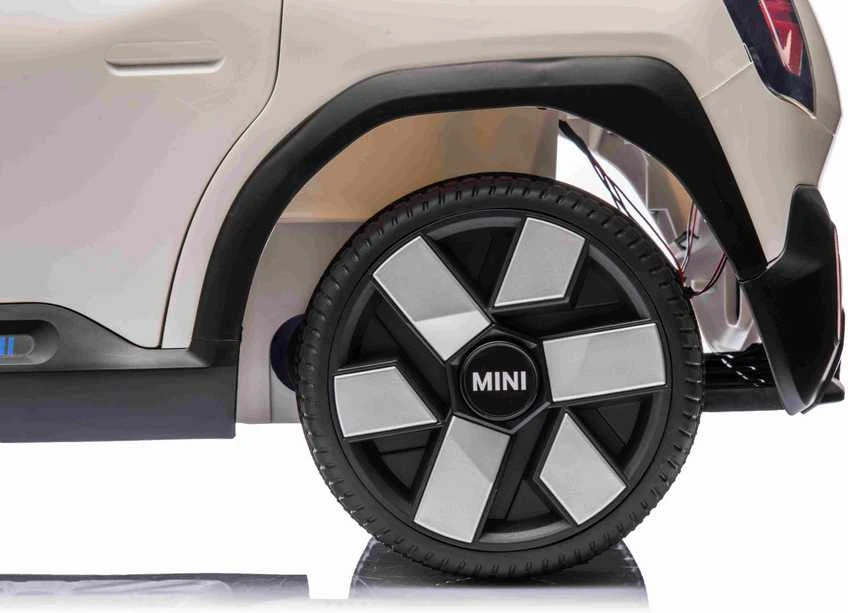 Elektromobilis Mini Concept Aceman, Baltas