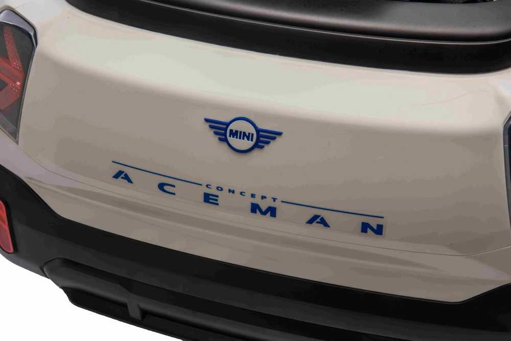 Elektromobilis Mini Concept Aceman, Baltas